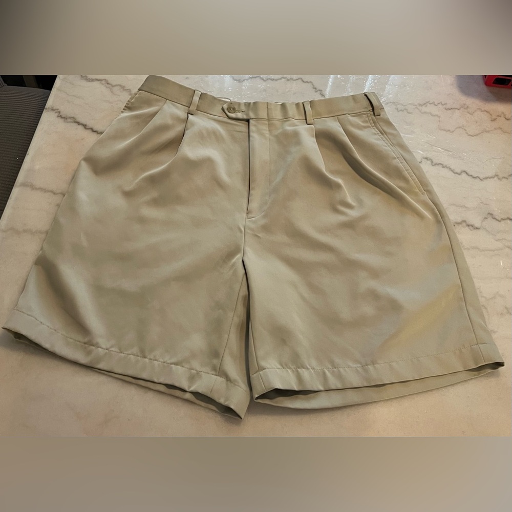 Jos. A. Bank Men’s Flat Front Khaki Shorts -‎ Light Tan